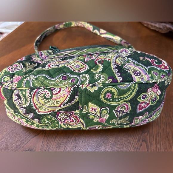 Vera Bradley shoulder bag—Retired Chelsea Green. Rare. W/ a green plaid accent. - Picture 5 of 5